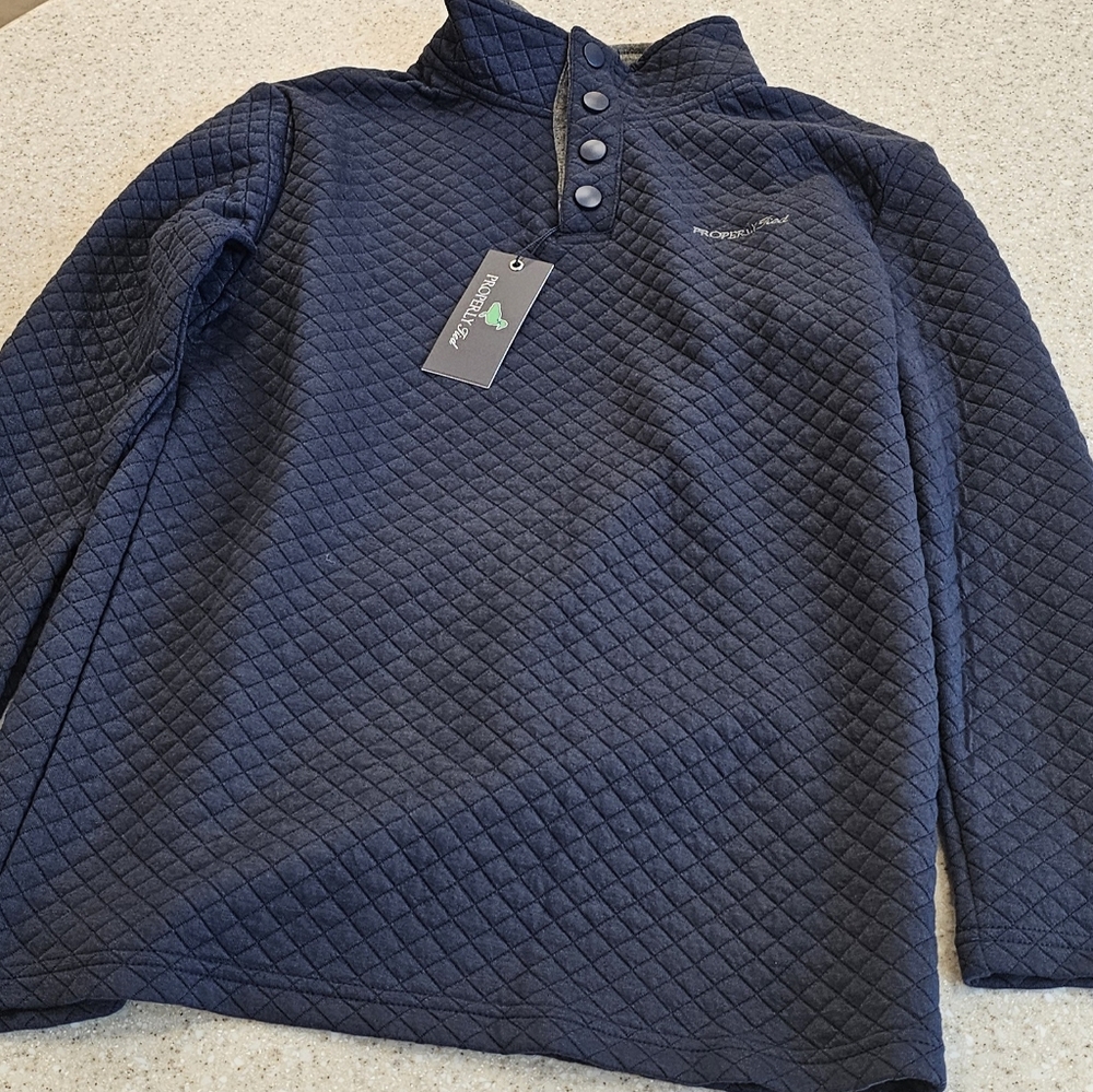 New properly tied Club   Pullover Kids